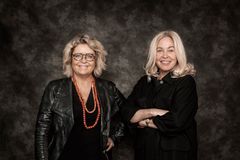 Nuværende bestyrelsesformand i BØRNEfonden, Stine Bosse, bliver bestyrelsesformand i Plan BØRNEfonden mens direktør i Plan Danmark, Gwen Wisti, bliver administrerende direktør i Plan BØRNEfonden. Foto: Thomas Frandsen