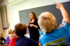 Hvilken lærer synes du, har gjort særligt indtryk? Send en personlig tak til din lærer på www.via.dk/taklærer