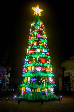 10 meter højt LEGO® DUPLO® juletræ