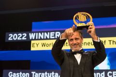 et blev argentinske Gaston Taratuta ved virksomheden Aleph, som vandt prisen som årets vækstskaber i verden ved EY World Entrepreneur Of the Year