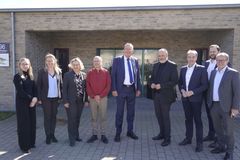 Den østrigske delegation sammen med borgmester i Aabenraa Kommune, Jan Riber Jakobsen, og Michael Christensen, formand for Social- og Seniorudvalget, Aabenraa Kommune.