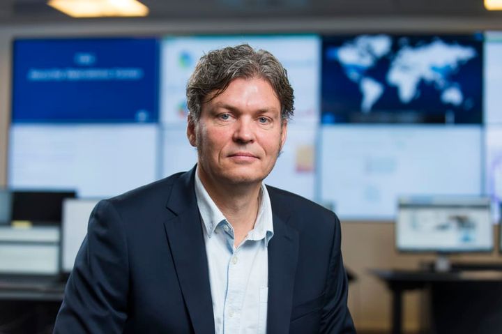 Chef for Security Operations Center i TDC Group Lars Højberg giver danskerne gode råd om net-sikkerhed.