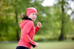 Pollensæsonen behøver ikke være en hindring for et aktivt liv, hvis blot man er velbehandlet og følger en række gode råd. Foto: Colourbox