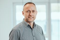 – Den nye metode til rapid prototyping betyder, at vi i nogle tilfælde kan halvere udgifterne ved produktudvikling og produktets time-to-market. Dertil reduceres mængden af spild, og vi får mulighed for at udvikle værktøjer, der giver en langt mere robust volumenproduktion, forklarer udviklings- og teknologidirektør hos Carmo A/S, Anders Johnsen. Foto: Carmo A/S