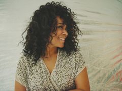 Caroline Henderson kommer til Marielyst med sange fra sit kommende album. Foto: Rasmus Weng Karlsen