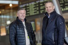 Tv. Peter Rossel, afdelingschef for parkeringsfaciliteterne i Billund Lufthavn, og Kenny Bremerstent, distriktschef i OK. Fotograf Ole Hartmann Schmidt