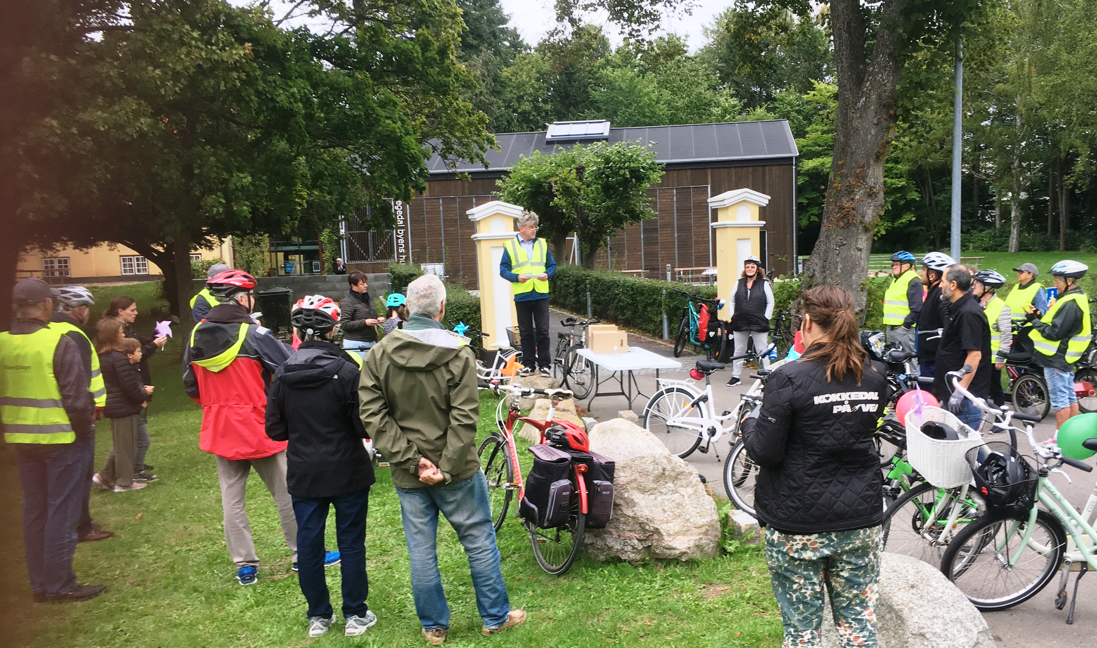 Cyklister i alle aldre indtog Kokkedal lanceringen af nyt cykelkort Fredensborg Kommune