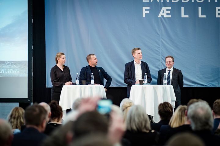 Mette Frederiksen (S), Morten Østergaard (RV) og Kristian Thulesen Dahl (DF) deltog i debat på årsmøde i Landdistrikternes Fællesråd. Foto: Michael Drost Hansen