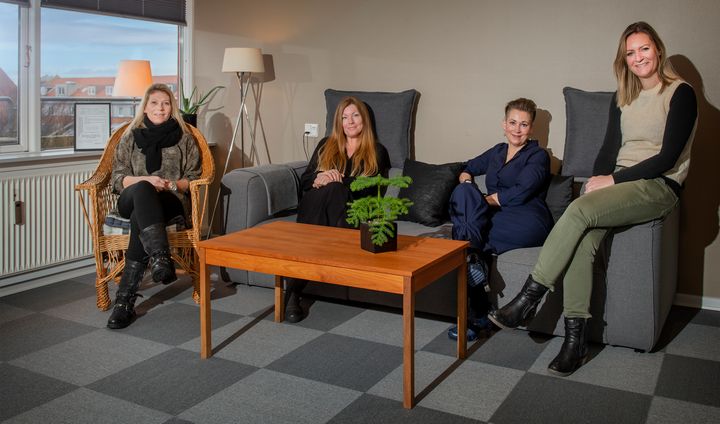 Medarbejderne Mette, Janni, Merete og Tanya står klar til at byde de kommende brugere velkommen i Reden Esbjerg