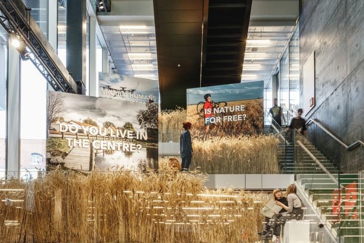 Landdistrikternes Fællesråd og Rural Agentur inviterer til debat om landdistrikter i forlængelse af en udstilling om "ruralitet" på Dansk Arkitektur Center.