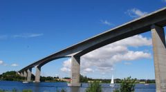 Alssundbroen indgår i rute 8 og forbinder Jylland med Als. Foto: Vejdirektoratet.