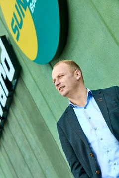 På under et år er 33-årige Brian Houensgaard blevet ejer af to Sunset Boulevard-restauranter i Aarhus, hvilket er unikt i den populære restaurantkæde. Foto: PR.