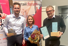 Fra venstre: Head of Retail William Hammer, CEO Tina Høgsted Svanberg og Head of Marketing & Sustainability Daniel Hofmann til stede ved Detailforum Awards 2022.