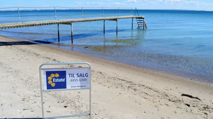 Siden nytår er den gennemsnitlige udbudspris på et dansk sommerhus steget med 173.798 kr. Region Midtjylland og Sjælland står for de største prishop.