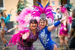 Dansegruppen Sambananas er med til at sætte farver på Ringkøbing til West Coast Pride på lørdag