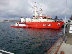 Søopmålingsskibene Fyrholm og Birkholm (forrest). Foto: Lars Hansen, Søopmålingen