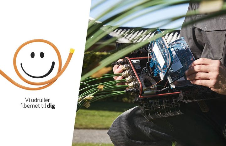 Den lille orange fyr hedder i daglig tale "Fiber-Finn" - og han optræder på de hvide varevogne fra EWII Koncernen, der er i gang med at rulle fibernettet ud i hele Trekantområdet. Foto: EWII