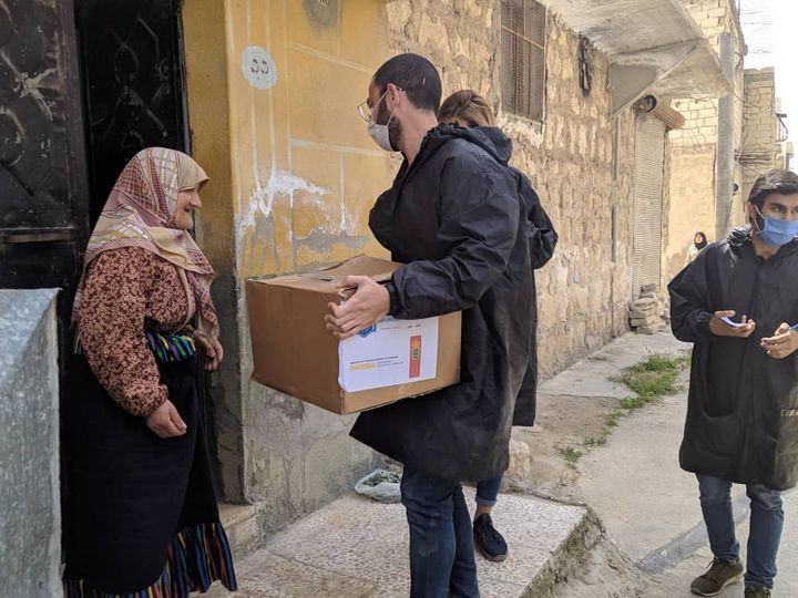 5000 syrere har modtaget information om Coronasmitte sammen med hygiejneartikler og fødevarer.