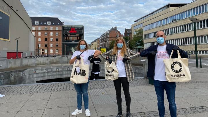 Krügers medarbejdere på Forum Station - på behørig afstand