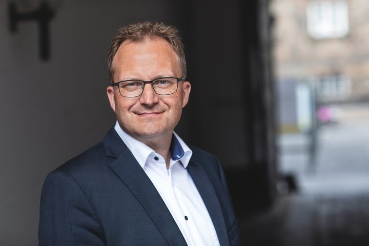 Sammen med SMVdanmark og Akademikerne glæder Steffen Damsgaard sig over, at der nu er flere millioner på vej til vækstpilotordningen.
