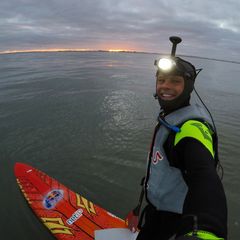 Klitmøller surferen Casper Steinfath krydser søndag fra kl. 01.00 Skagerak på surfboard (130 km). Foto : Fredrik Clement