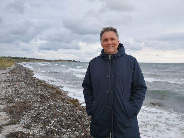 Borgmesteren på Samsø, Marcel Meijer, ønsker at dele de smukke strande på Samsø med flere samsinger med en række nye tiltag - hurtigfærgen mellem Aarhus og Samsø som en af dem.