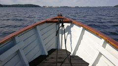 Små skibe, joller og færger har gennem historien spillet en enorm rolle for livet ved fjorden. Med et to-årigt projekt vil ROMU nu renovere en række træskibe og udbygge formidlingen af deres betydning. Foto: Museumskoncernen ROMU