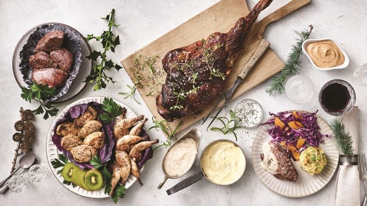Deluxe-serien fra Lidl tilbyder danskerne madvarer af høj kvalitet som alternativ til de traditionelle nytårsmenuer. Fra venstre: krondyrsteaks, vagtelbryst, rådyrkølle og kængurusteaks.