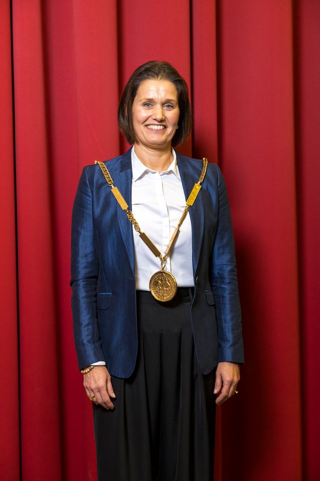 Kommende borgmester Katrine Fusager Rohde_kæde.jpg