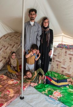 Her ses Samira med sin familie, der måtte flygte fra IS to gange. Foto: Peter Eilertsen for Mission Øst.