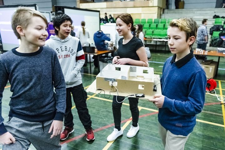 Eleverne arbejder som opfindere og ingeniører i Naturfagsmaraton. FOTO: Naturvidenskabernes Hus