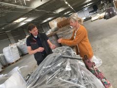 Flemming Hynkemejer, Convert, og Sara Skovrup, Erhvervshus Nordjylland besigtiger fabrikken i Nors