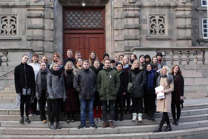 Unge fra hele Norden var mandag på Christiansborg for at aflevere anbefalingerne fra Nordisk Ungepsykiatritopmøde