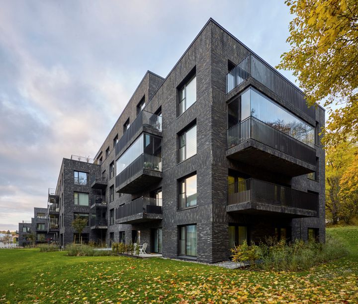 HSB-Studio Göteborgritades av Johannes Norlander och är uppförda med svartbränt danskt tegel på fasaderna. De färdigställdes i juni 2016 och fick Kasper Salin-priset 2016.