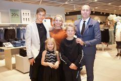 Lóa D. Kristjansdottir og Albert Thor Magnusson har på ti år etableret en reel familievirksomhed, hvor alle hjælper til. Foto: PR.