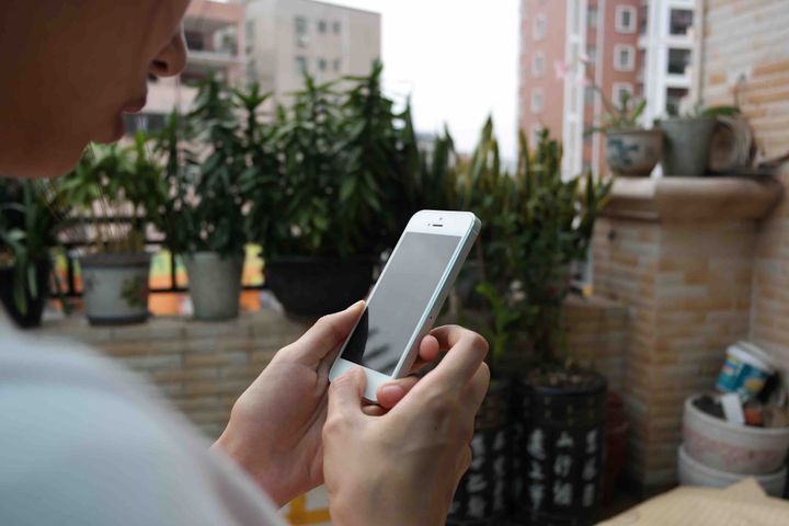 Ifølge mobilekspert Silvan Popovic kan pludseligt ændrede mobilvaner hos din partner være tegn på utroskab. Foto: PR.