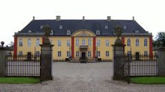Hans Jørgen Lych Larsen fortæller om Projekt Ledreborg i foredrag på Lejre Museum.