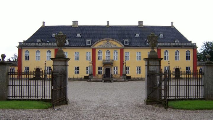 Hans Jørgen Lych Larsen fortæller om Projekt Ledreborg i foredrag på Lejre Museum.