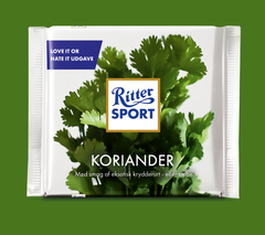 Denne falske Ritter Sport med koriander er gået viralt på Facebook, og har fået den tyske chokolade-gigant til at teste den mærkelige variant