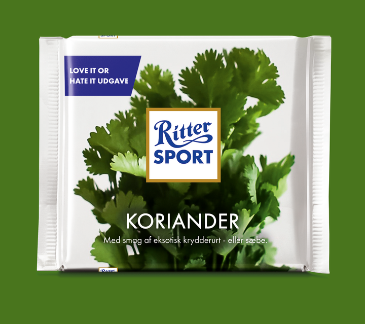 Denne falske Ritter Sport med koriander er gået viralt på Facebook, og har fået den tyske chokolade-gigant til at teste den mærkelige variant