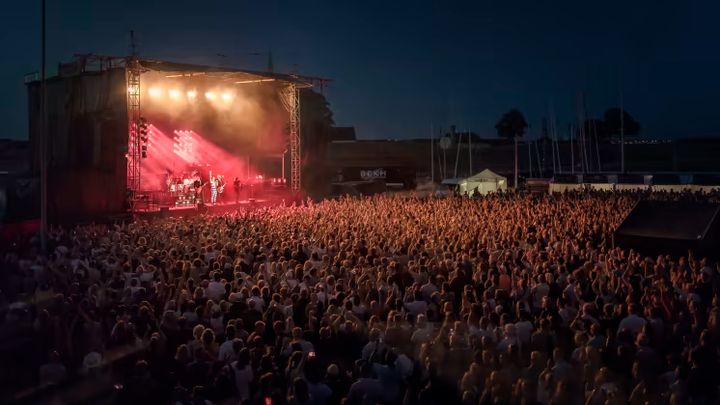 Der er lagt op til en festlig aften i den smukke kulturhavn i Helsingør, når Queen Machine og Best of Bowie indtager scenen til næste år. Foto: Thinkalike.dk