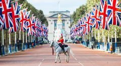 Foto fra Elizabeth II's begravelse 19/9 2022. Spørgsmålet er, om Storbritannien blev begravet sammen med hende? Foto: Shutterstock