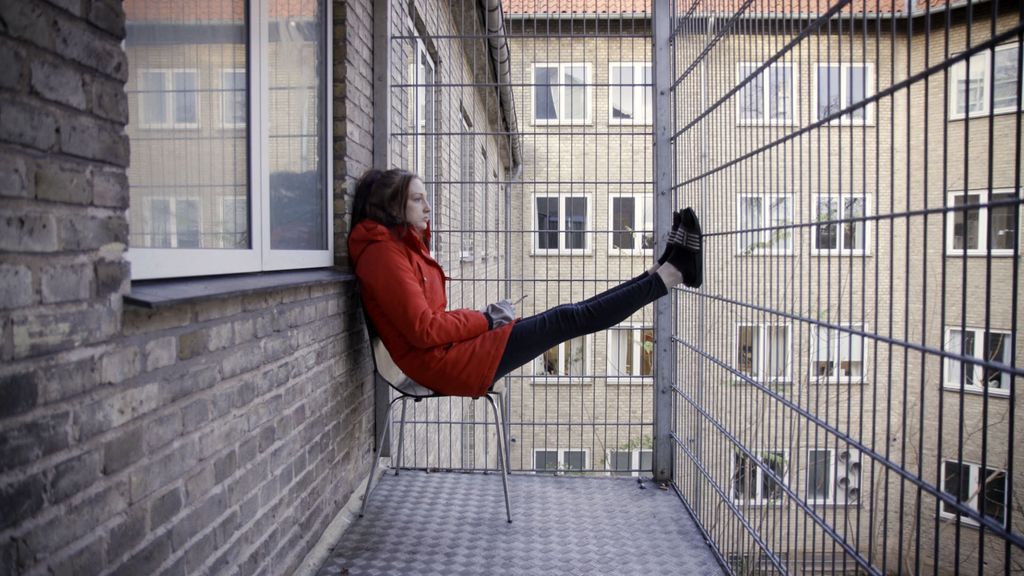 Ny dokumentarserie følger ung svingdørspatients endeløse kamp i psykiatrien