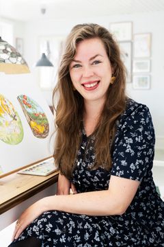 Elvira Fragola håndtegner selv illustrationerne til sine bøger. Alt er lavet i hånden. Foto: ©Henrik Weis Sørensen