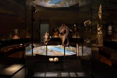 Lyt til fortællinger om neandertalere i ny særudstilling på Moesgaard Foto Moesgaard Museum