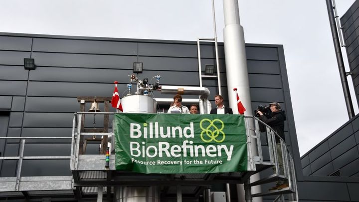 MF Anni Matthiesen, adm. direktør Leif Bentsen, Krüger A/S (i midten) og adm. direktør Ole P. Johnsen, Billund Vand A/S (t.h.)