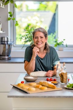 Anelise Severinsen bager glutenfrit, så hendes børn kan have en helt normal hverdag. Foto: ©Susanne Geert