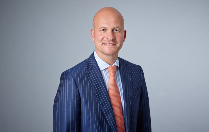 Lars Kufall Beck bliver ny CFO i Topdanmark. Han er 46 år og kommer fra en stilling som CFO i Saxo Bank. Lars Kufall Beck tiltræder stillingen som CFO senest den 1. september 2021.