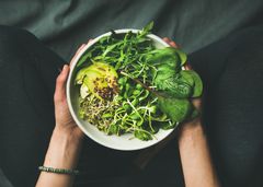 Selvom du spiser overvejende eller komplet plantebaseret, skal du stadig huske at spise varieret, forklarer Trine Vesteraa. (Foto: PR)