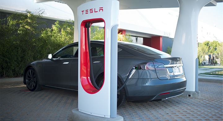 Tesla sætter hurtigladere op over hele Danmark
